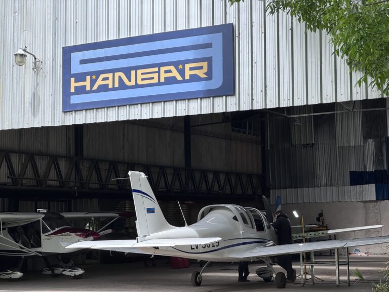 Hangar 9 base hangar